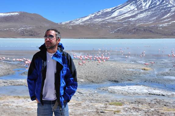 Observando os flamingos da Laguna Hedionda, a caminho do Salar de Uyuni, na Bolívia